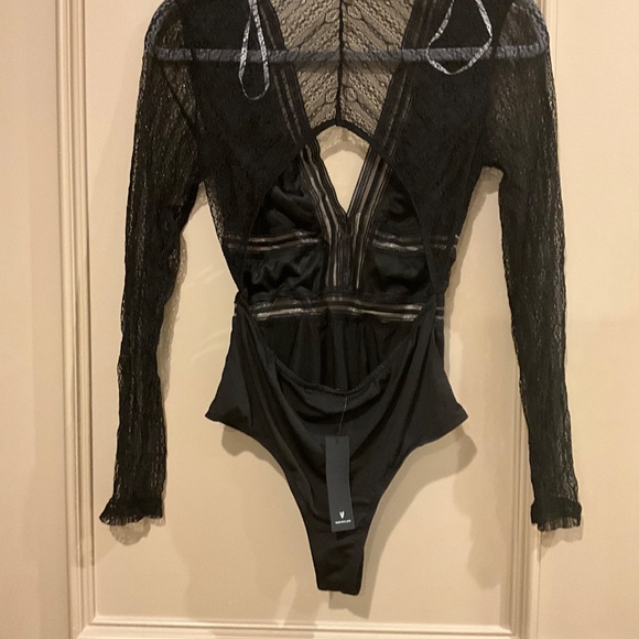 Lulus Casita Black Sheer Lace Long Sleeve Bodysuit NEW NWT V-Neck Stretch Medium - Picture 6 of 11